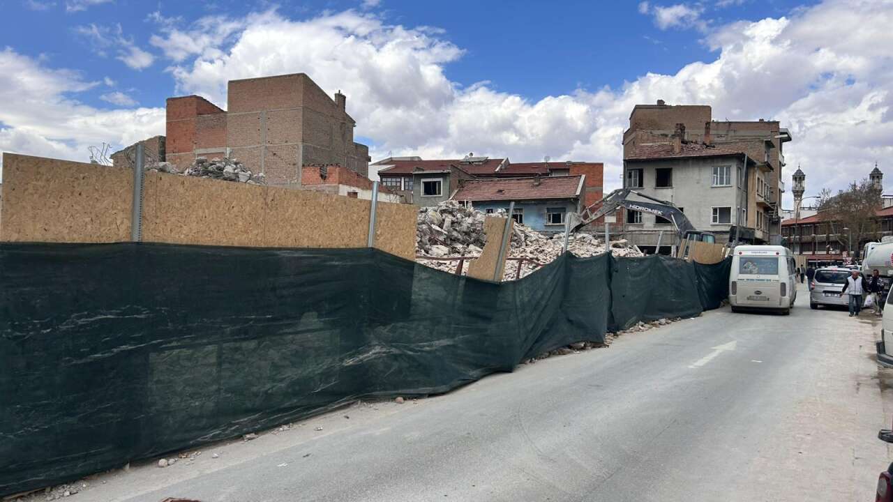 Konya’nın kalbinde yıkım sürüyor 13